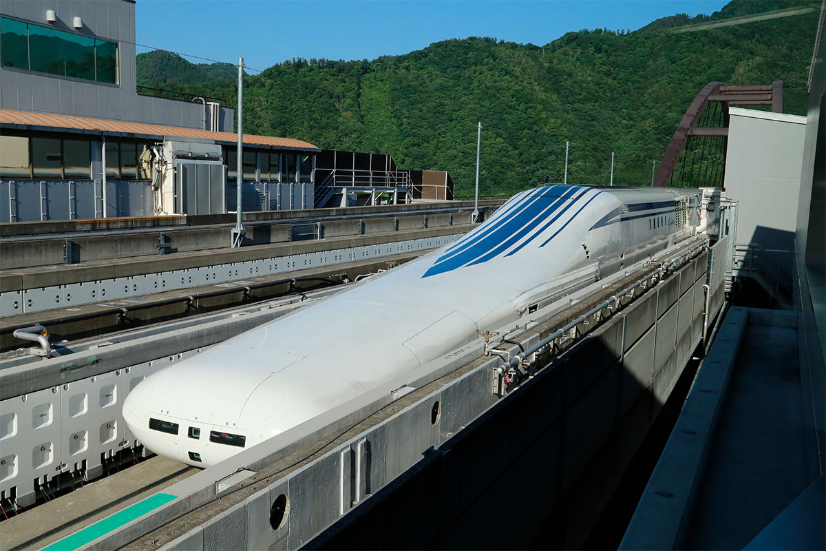 Самый быстрый поезд в мире — японский поезд на магнитной левитации L0 Series Maglev