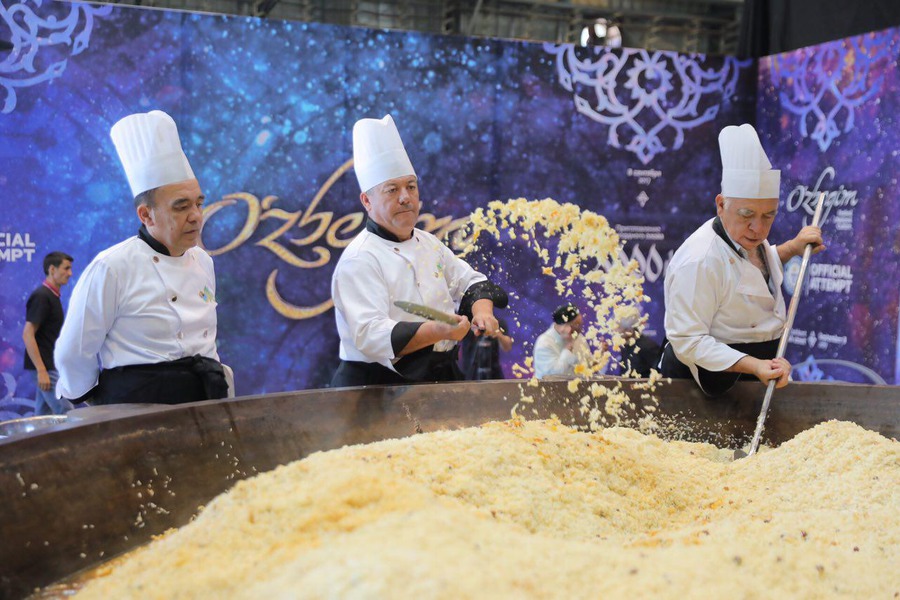 Самый большой плов - весом 7,36 тонн