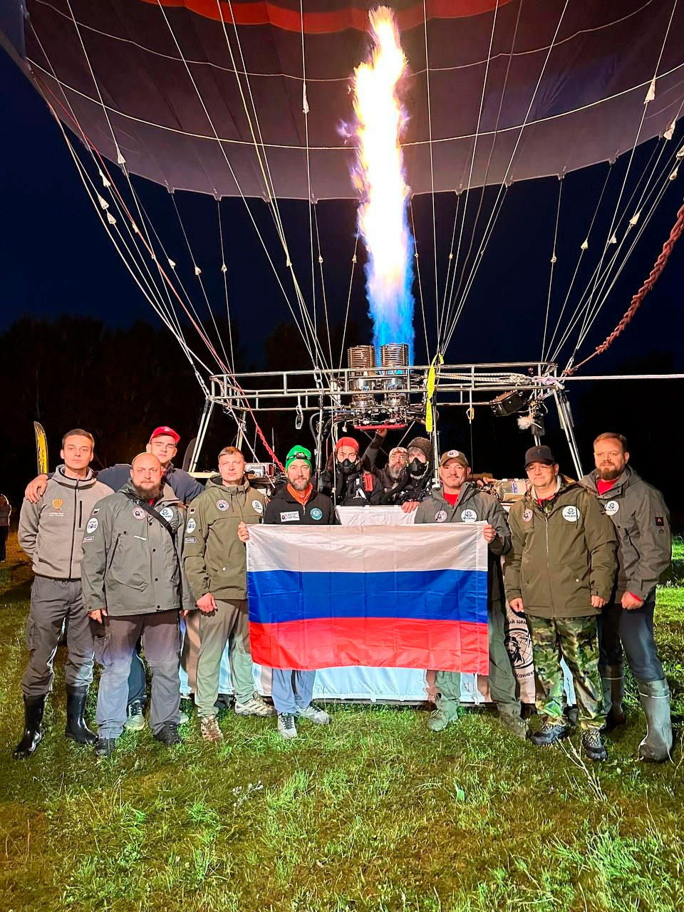 Самый высотный полет на воздушном шаре — 10 678 метров