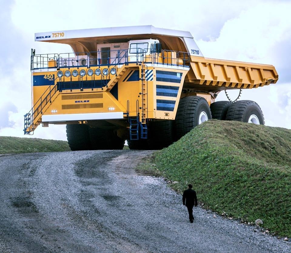 Самый большой в мире самосвал — Belaz 75710
