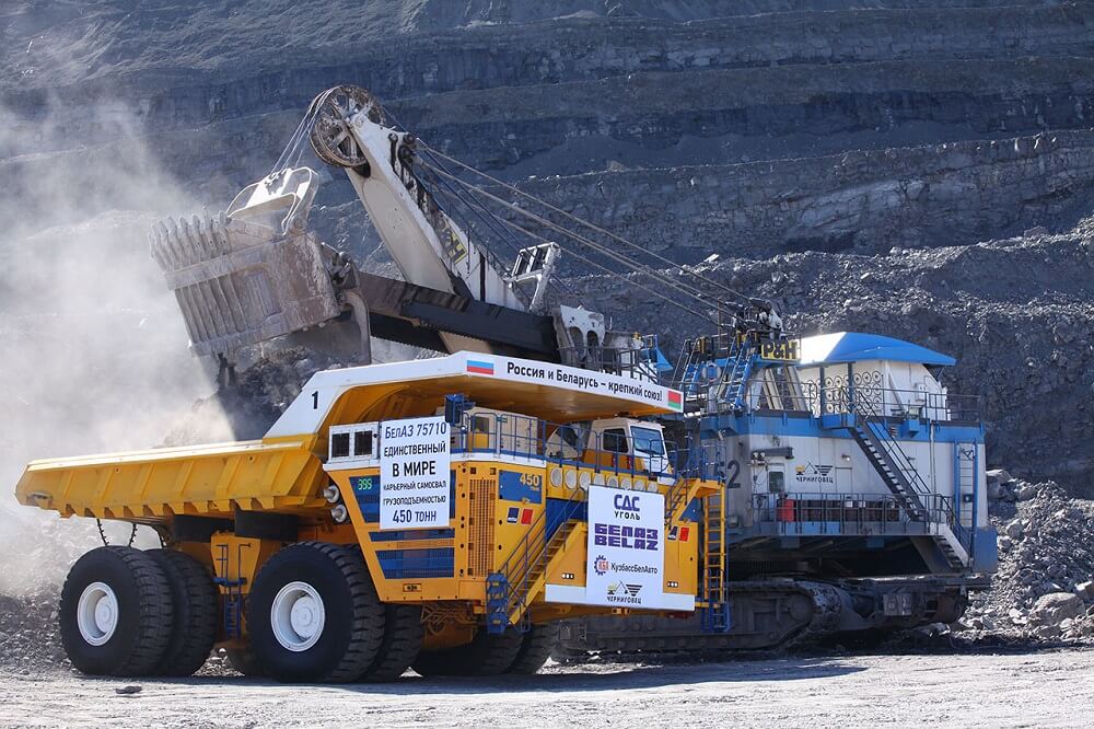 Самый большой в мире самосвал — Belaz 75710