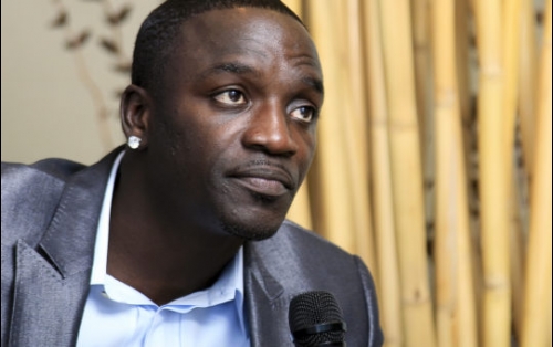 Hiphop Icon Akon защищает биткойны от FUD