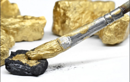 Цена на золото достигла нового шестилетнего максимума, но поддельные слитки могут принести пользу Биткойну